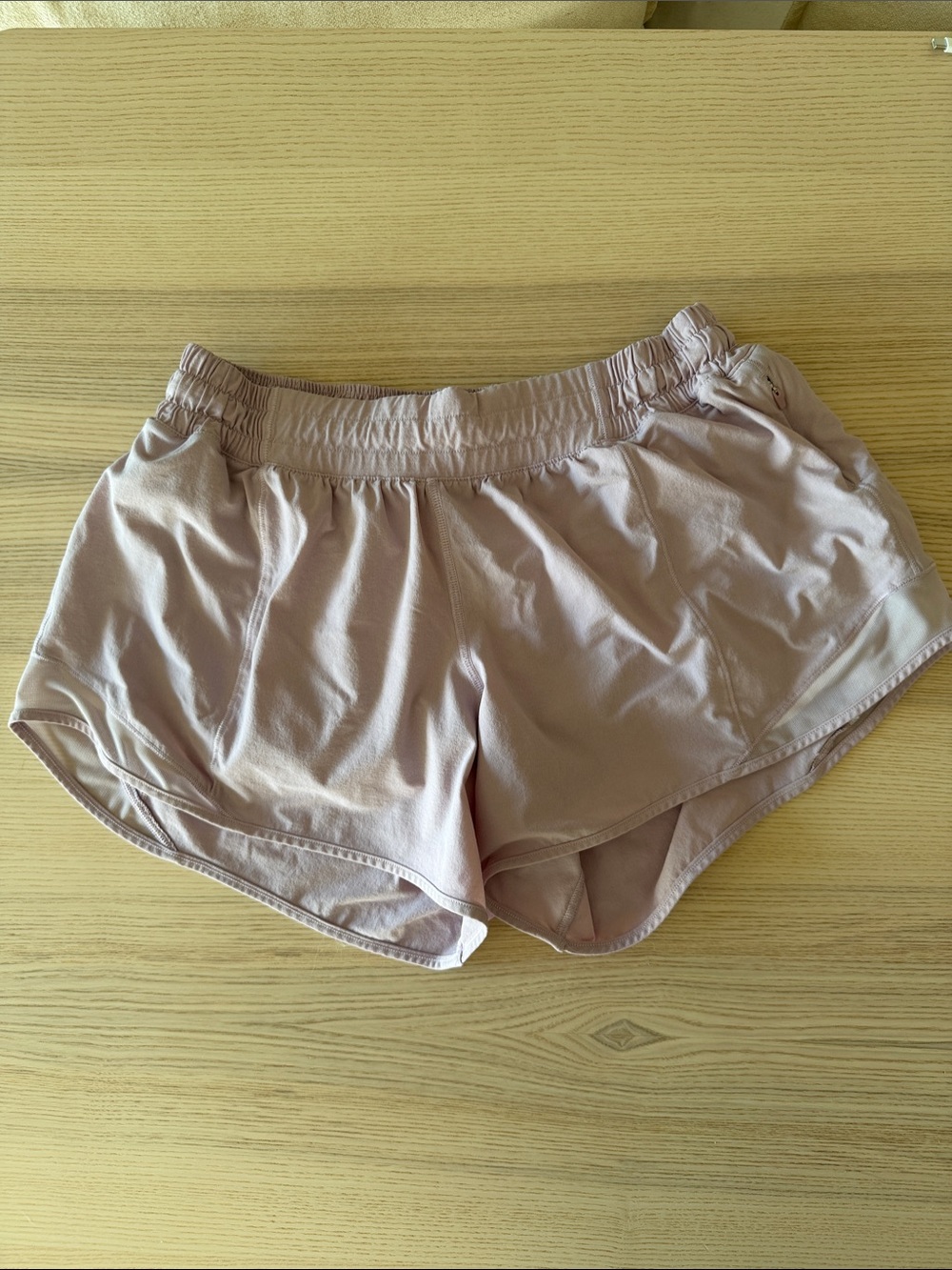 lululemon | Hotty Hot Low-Rise Lined Short 2.5"